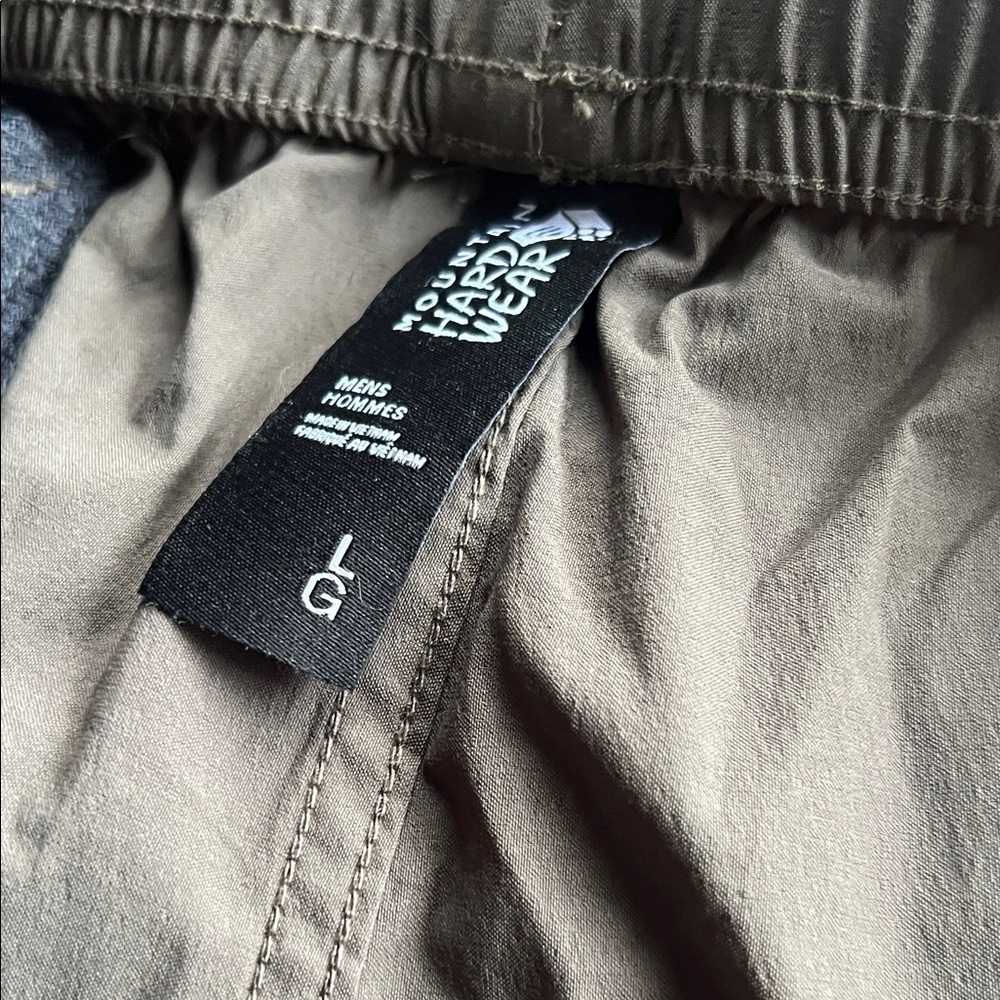 Mountain Hardware Men's Dark Green Casual Shorts Large - Picture 3 of 5